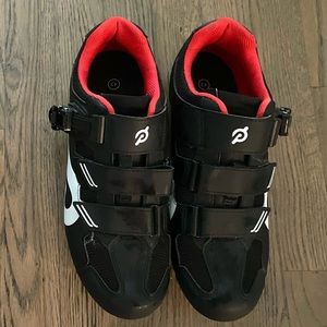 Size 43 peloton shoe with clips